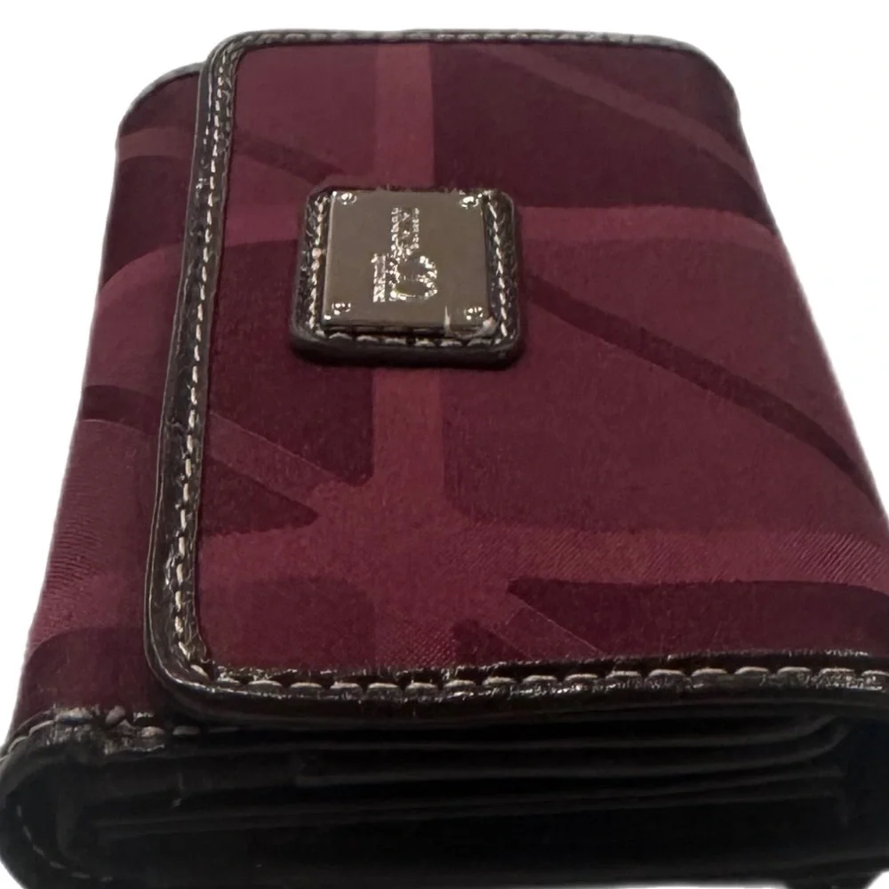 Nine‎ & Co wallet